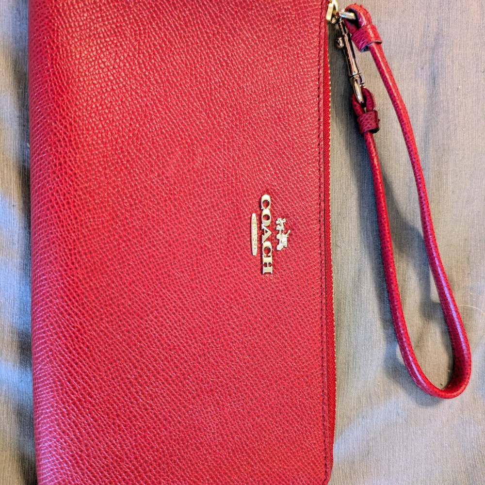 Coach Red Wallet With Zipper